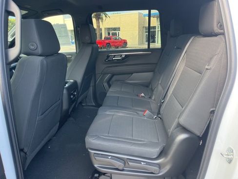 New 2026 Chevrolet Suburban LS image 35