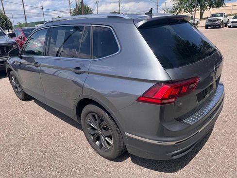 Used 2022 Volkswagen Tiguan SE AWD/4WD image 3