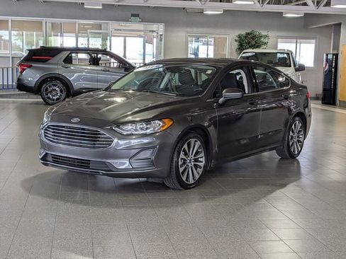 Used 2019 Ford Fusion SE AWD/4WD image 3