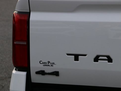 Used 2024 Toyota Tacoma SR5 image 6