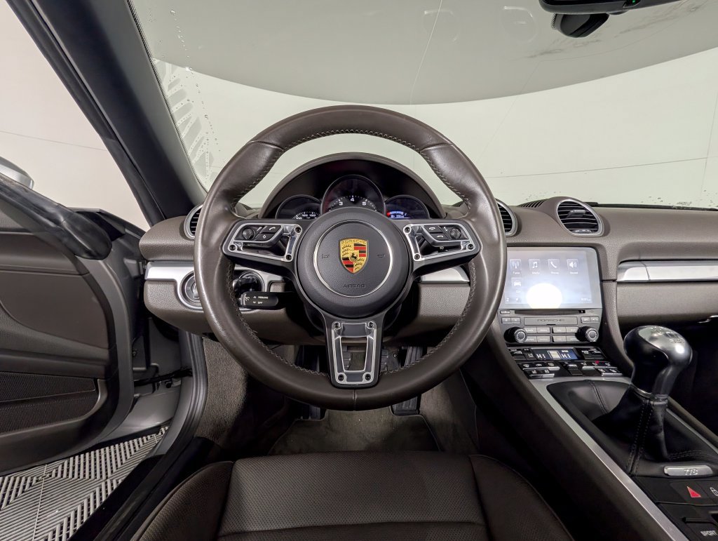 Used 2021 Porsche 718 Boxster RWD image 20