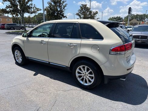 Used 2014 Lincoln MKX FWD w/ Equipment Group 101A image 3