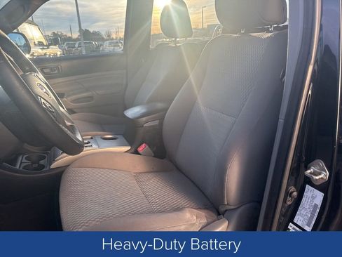 Used 2015 Toyota Tacoma PreRunner image 10