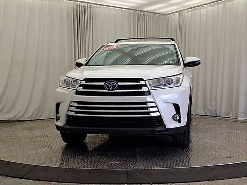 Certified 2018 Toyota Highlander XLE AWD/4WD image 4