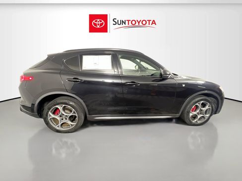 Used 2022 Alfa Romeo Stelvio Ti image 2