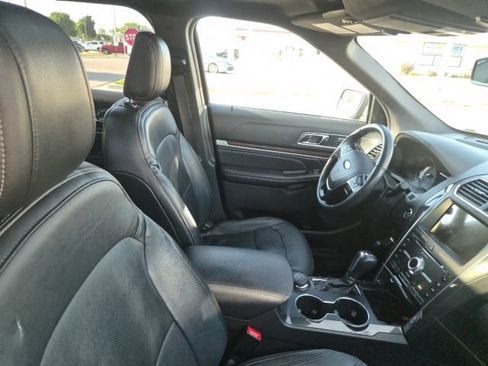 Used 2018 Ford Explorer Limited AWD/4WD image 10