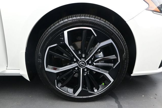Used 2025 Nissan Altima 2.5 SR AWD/4WD image 16