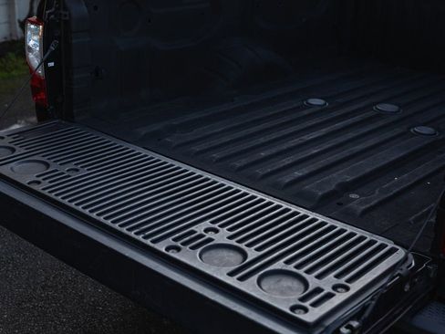 Used 2018 Nissan Titan PRO-4X AWD/4WD image 10