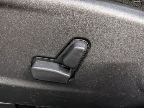 Used 2017 Chrysler 300 C w/ Safetytec Plus Group AWD/4WD image 14