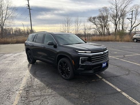 New 2026 Chevrolet Traverse LT w/ Driver Confidence Package image 3