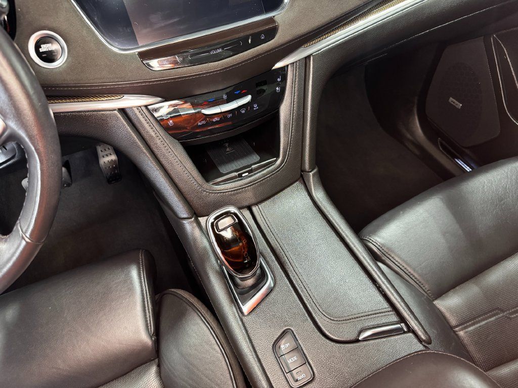 Used 2017 Cadillac XT5 Platinum AWD/4WD image 21