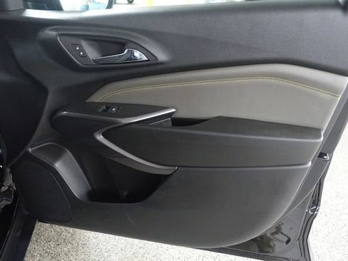 Used 2025 Chevrolet Trax ACTIV w/ Driver Confidence Package FWD image 24