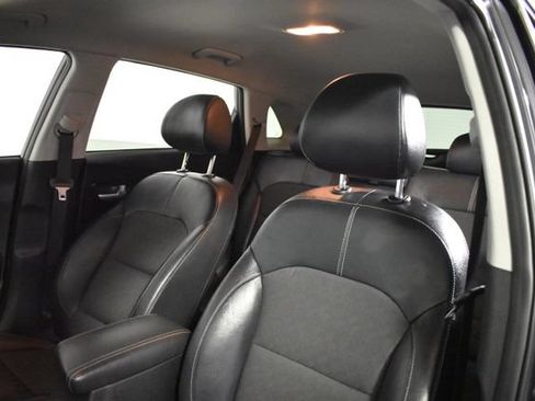 Used 2018 Kia Niro EX w/ EX Touring Graphite Edition FWD image 11