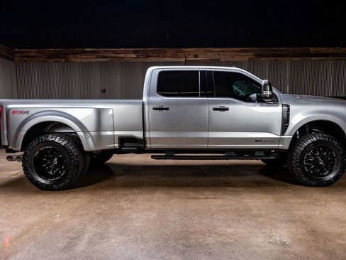 Used 2023 Ford F350 XLT w/ FX4 Off-Road Package image 11
