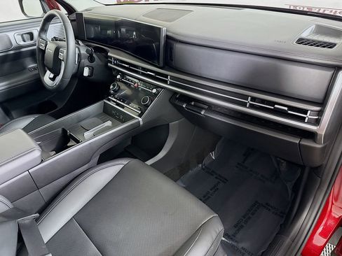 Certified 2025 Hyundai Santa Fe SEL image 33