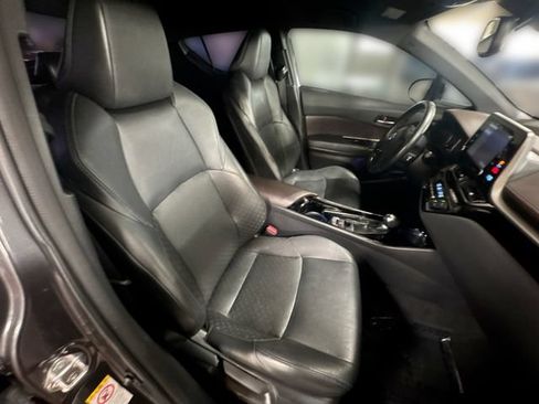 Used 2019 Toyota C-HR Limited FWD image 25