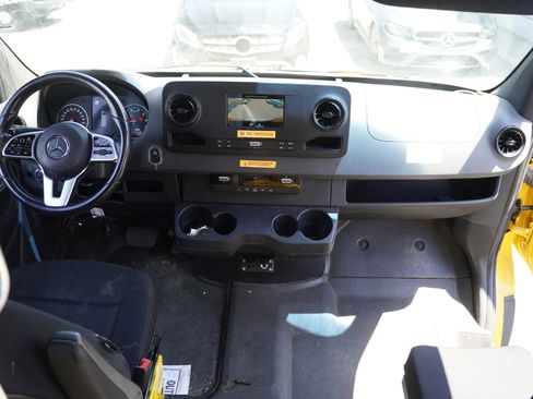 Used 2021 Mercedes-Benz Sprinter 2500 w/ Acoustic Package image 17