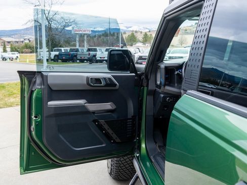 Used 2022 Ford Bronco Black Diamond image 15