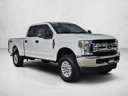 Used 2018 Ford F250 XL w/ STX Appearance Package AWD/4WD image 3