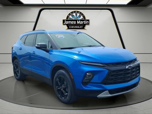 Certified 2025 Chevrolet Blazer LT w/ Midnight/Sport Edition AWD/4WD image 3
