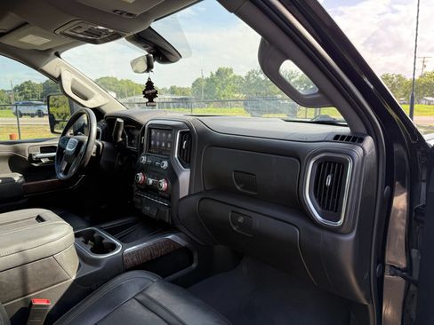 Used 2022 GMC Sierra 3500 Denali w/ Denali Ultimate Package AWD/4WD image 13