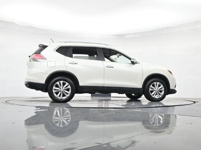 Used 2016 Nissan Rogue SV w/ SV Premium Package AWD/4WD image 34