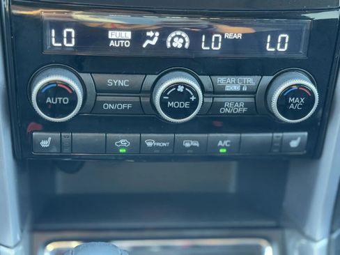 Used 2022 Subaru Ascent Limited w/ Technology Package image 35