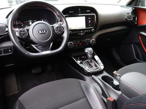 Used 2020 Kia Soul GT-Line Turbo FWD image 5