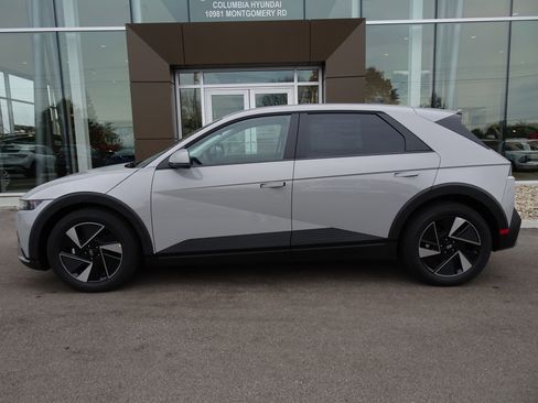 New 2026 Hyundai Ioniq 5 SEL image 2