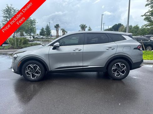 Used 2023 Kia Sportage LX FWD image 2