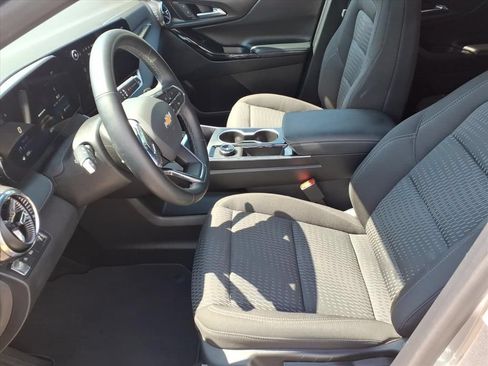 Used 2026 Chevrolet Equinox LT FWD image 12