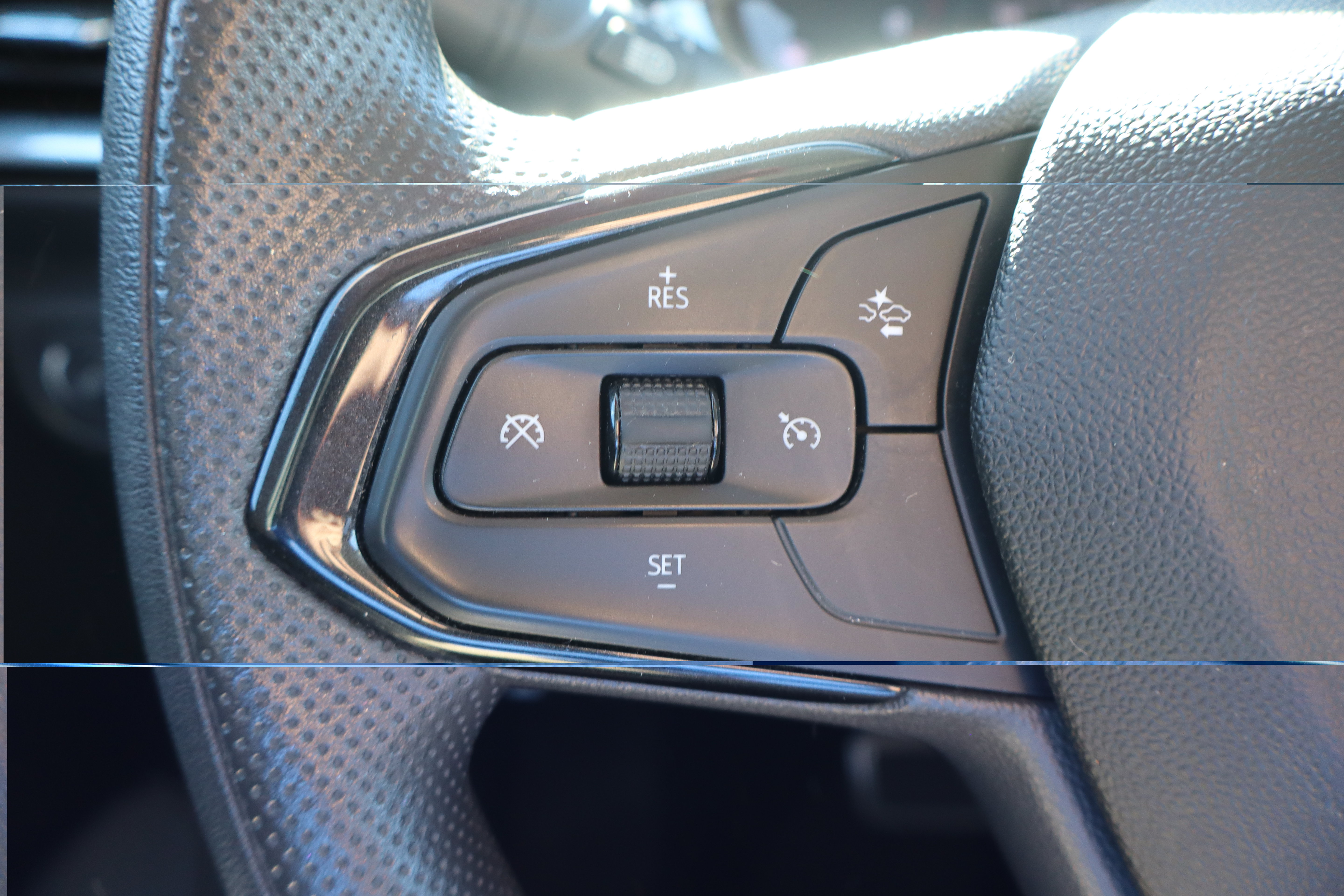 Used 2022 Chevrolet TrailBlazer LT w/ LPO, Blackout Package FWD image 15