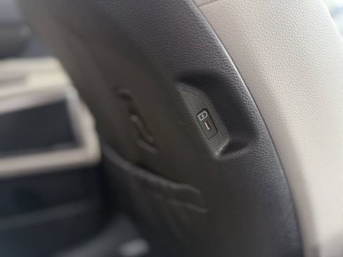 Certified 2024 Kia Telluride EX w/ EX Captain's Chair Package FWD image 36