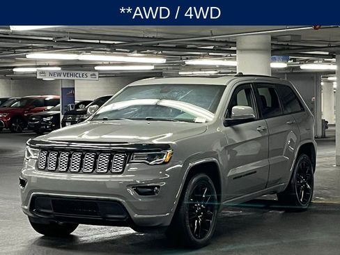 Used 2020 Jeep Grand Cherokee Altitude image 4