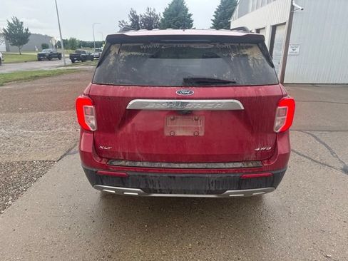 Used 2021 Ford Explorer XLT w/ Equipment Group 202A AWD/4WD image 10