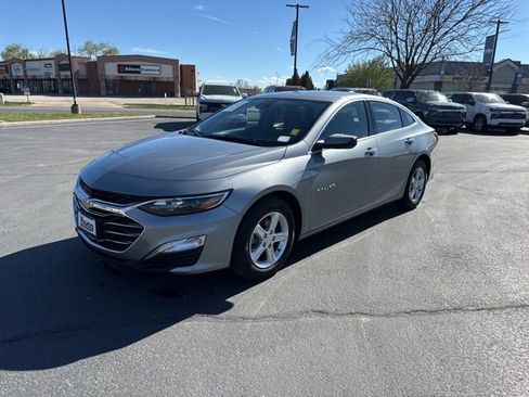 Used 2024 Chevrolet Malibu LS FWD image 3