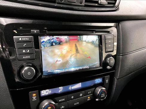 Used 2019 Nissan Rogue SV image 26