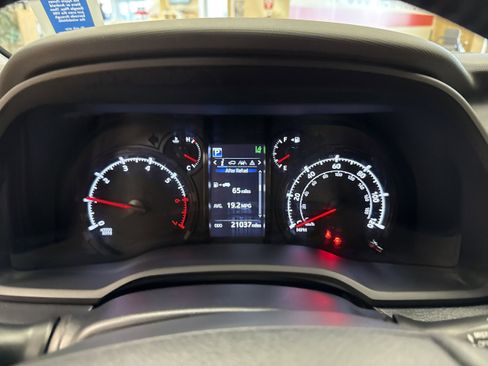 Used 2024 Toyota 4Runner SR5 image 34
