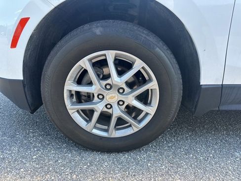 Used 2024 Chevrolet Equinox LT image 32