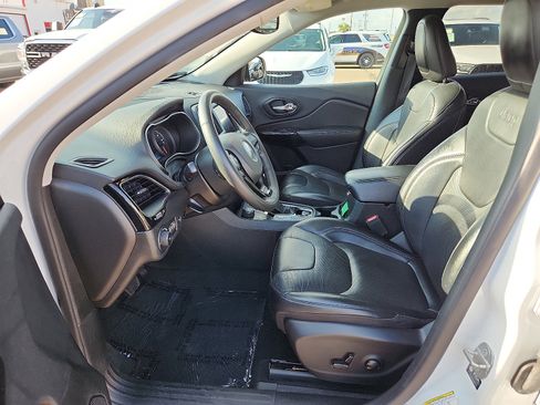 Used 2023 Jeep Cherokee Altitude Lux image 10