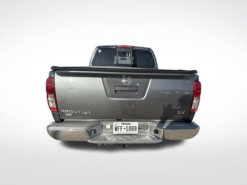 Used 2016 Nissan Frontier SV RWD image 5