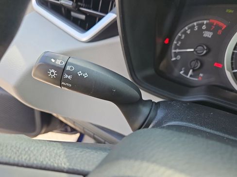 Used 2021 Toyota Corolla LE w/ LE Convenience Package image 23