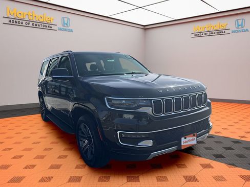 Used 2024 Jeep Wagoneer Series II w/ Flexible Seating Group AWD/4WD image 7