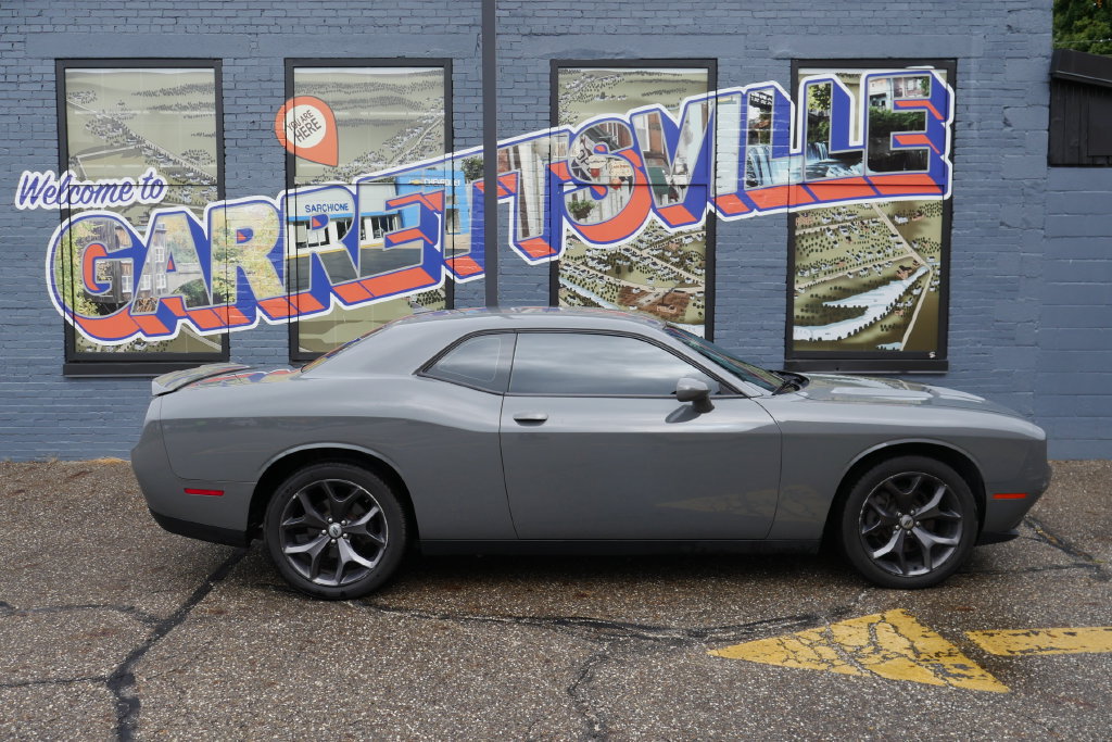 Used 2019 Dodge Challenger SXT w/ Plus Package RWD image 16