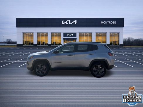 Used 2022 Jeep Compass Latitude image 8
