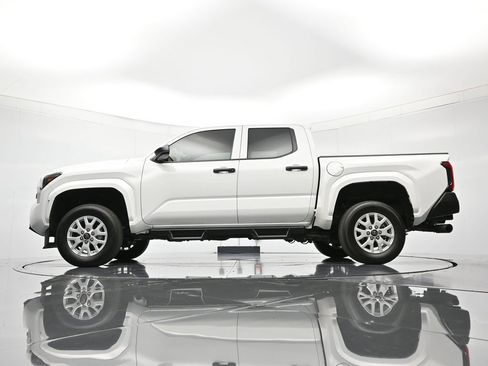 Used 2024 Toyota Tacoma SR image 43