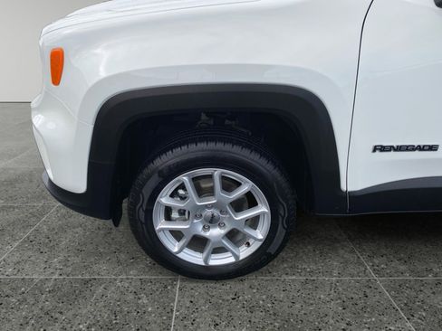 Used 2023 Jeep Renegade Latitude AWD/4WD image 14