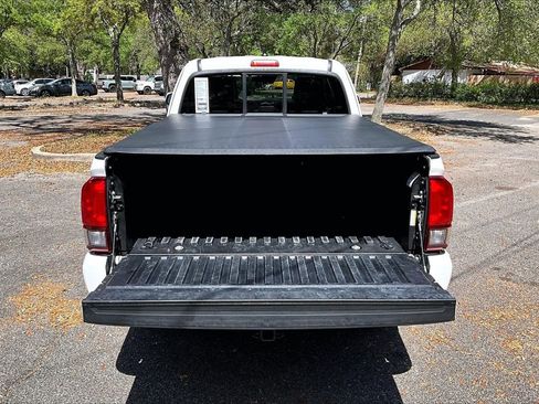 Used 2020 Toyota Tacoma SR AWD/4WD image 35
