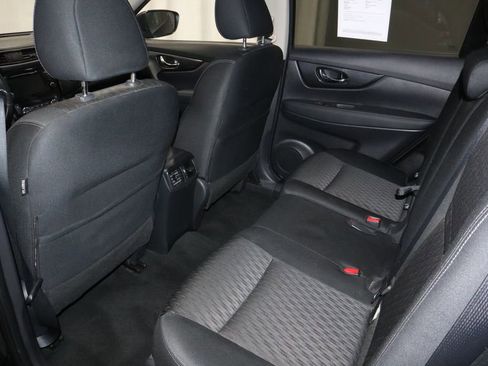 Used 2019 Nissan Rogue SV image 20