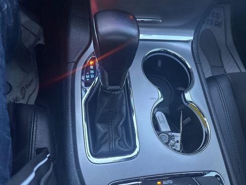 Used 2022 Jeep Grand Cherokee Laredo X image 32